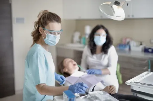 CURSO DE AUXILIAR DENTAL